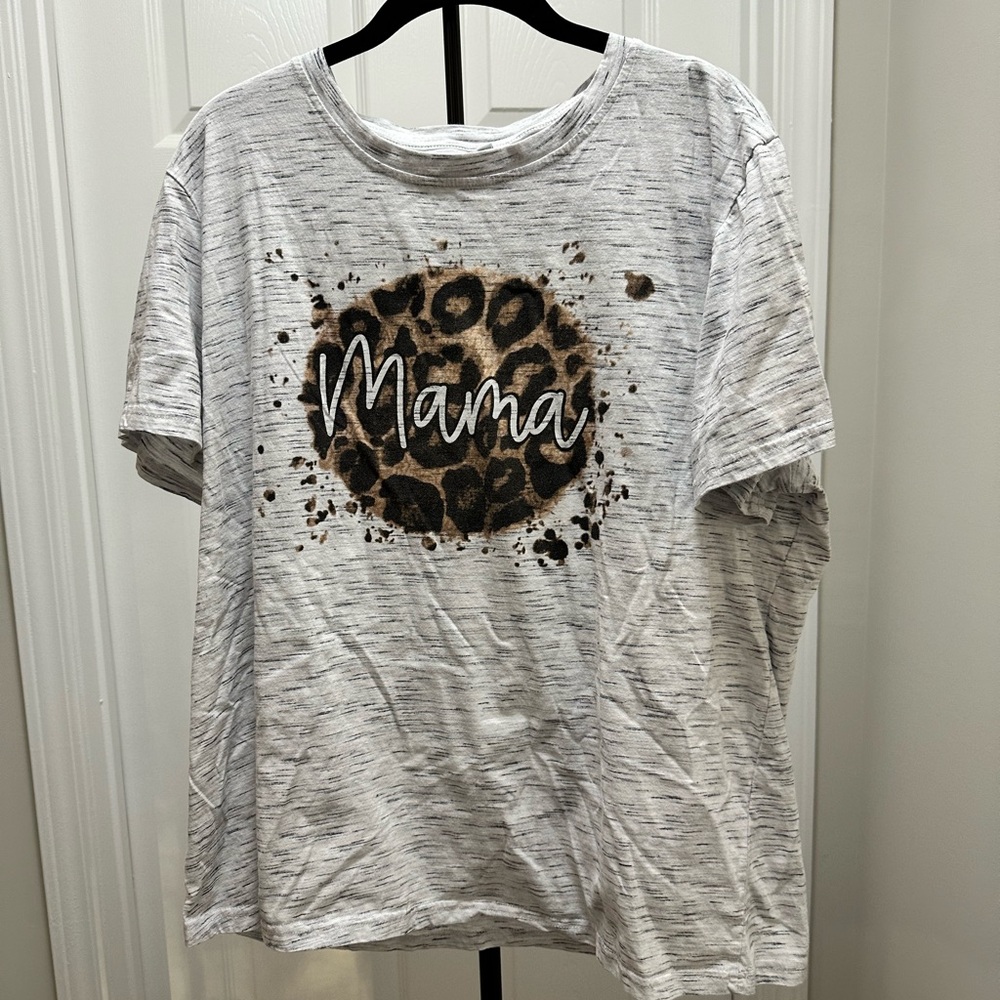 Gray Leopard Print 'Mama' Shirt